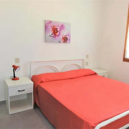 Bright Flat In A With Balcony *