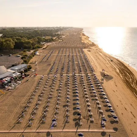 Bright Flat In A With Balcony * Bibione