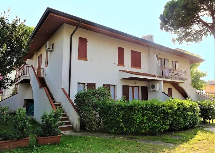 Апартаменти Bright Flat In A With Balcony Бібіоне